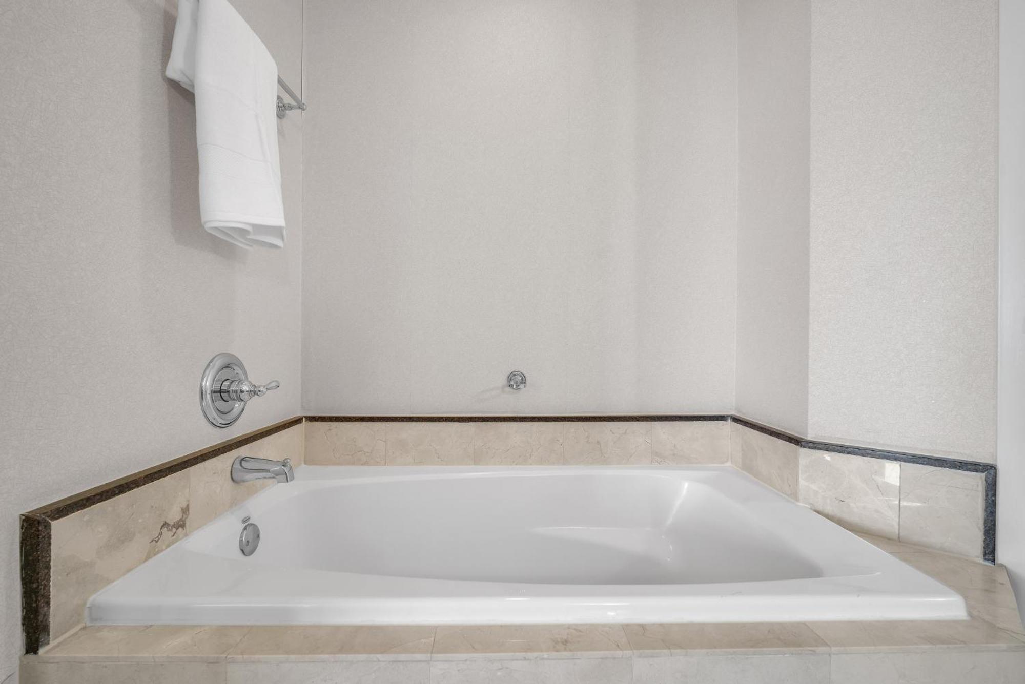 Trump Intl 2 Bedroom Apartment 1600 Sqf Ocean Front Miami Beach Exterior photo